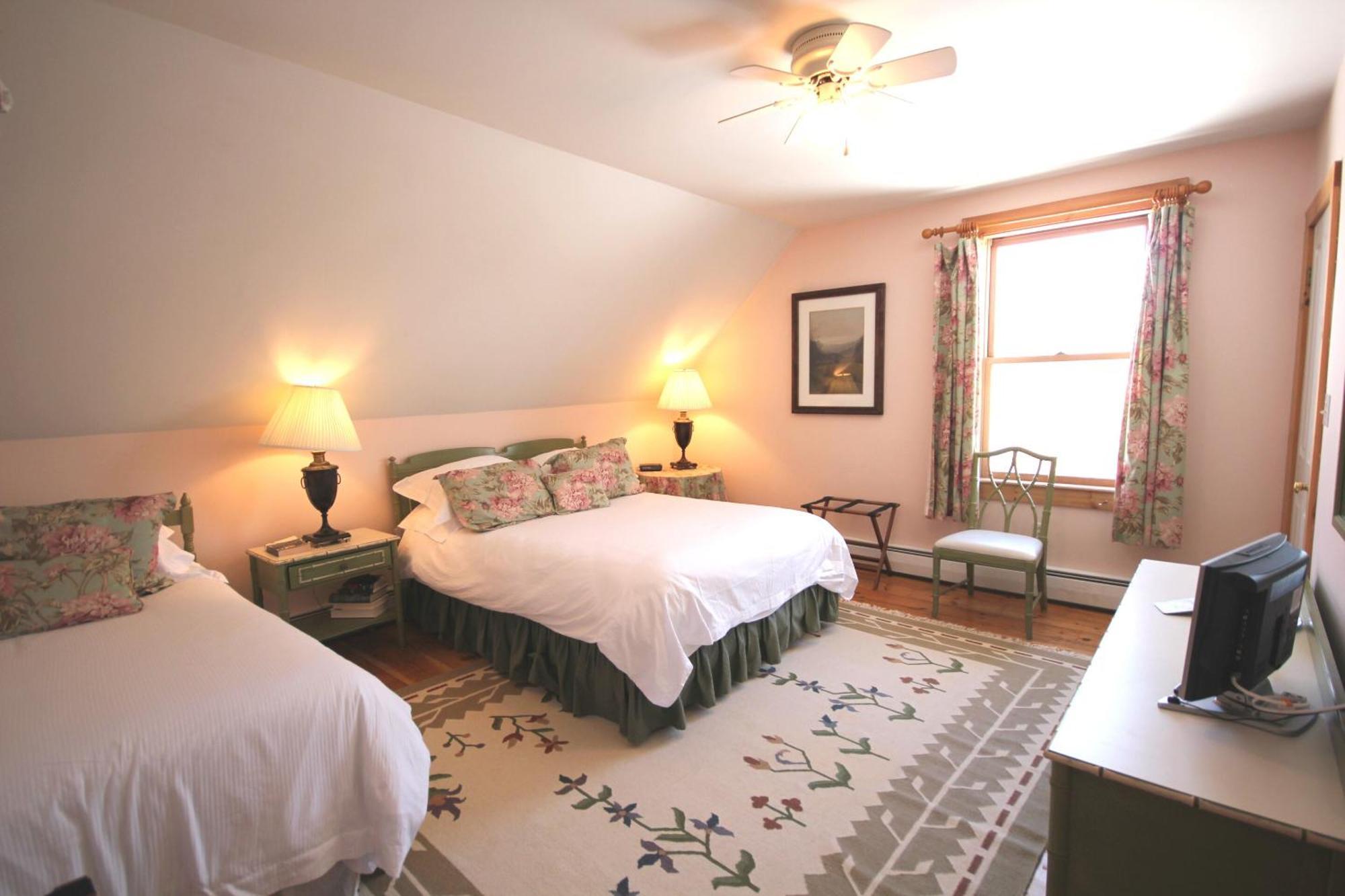 Highland Lake Inn Andover Phòng bức ảnh